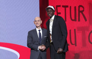 Shelton Henderson, de Miami Interpretação de Shelton Henderson do post de Khaman Maluach