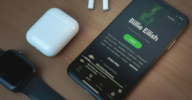 Agora é mais fácil baixar a lista de reprodução do Spotify para o seu Apple Watch | iPhone, Apple Watch, AirPods, com o Spotify Open App