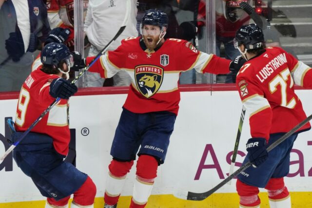 Stanley Cup Finale: Panthers Rout Oilers no jogo 3 para a liderança da série 2-1

