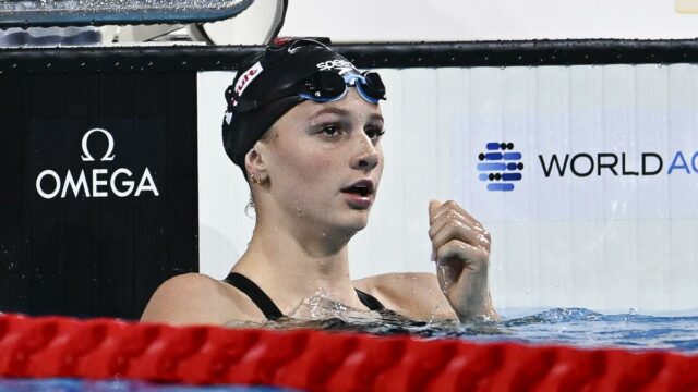 Summer McIntosh quebra 400m recorde mundial no medley

