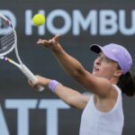 Swiatek vence Alexandrova para definir uma colisão semi -final com Paolini em Bad Homburg