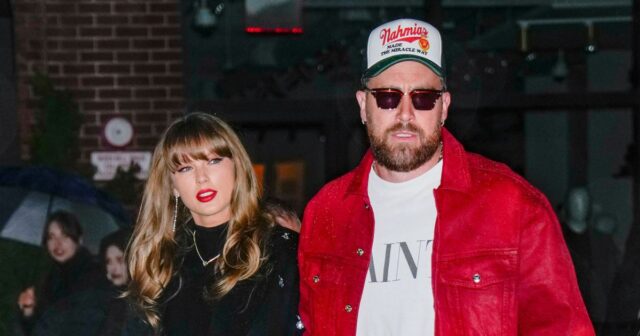 Taylor Swift e Travis Kelce compartilham um beijo enquanto estreia no tapete vermelho

