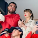 Travis Kelce brota sobre Taylor Swift Fly Game Day Roupfits