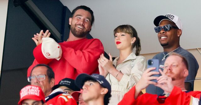 Travis Kelce brota sobre Taylor Swift Fly Game Day Roupfits