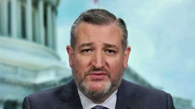 Ted Cruz Fire em Tucker Carlson em Star Wars's-tem tem tema Ai Meme

