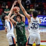 Terrence Romeo (meio) pensa que ele ainda tem o que ainda precisa para destruir as defesas. - Imagens PBA