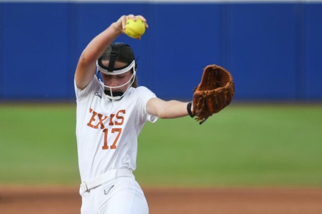 Texas vence o Texas Tech 10: 4 no decisivo 3º jogo WCWS para vencer seu primeiro campeonato nacional

