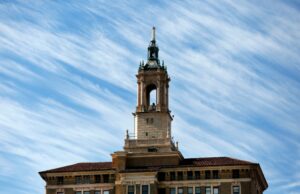 The Bank of Italy Tower: uma parte excelente do horizonte de San Jose A torre de escritórios do Banco da Itália, quase séculos, no centro da cidade ...