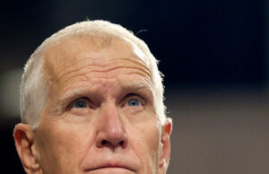 Thom Tillis não funciona para a re-escolha depois de se opor a uma conta grande e bonita Thom Tillis não funciona para a re-escolha depois de se opor a uma conta grande e bonita