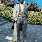 TicToker Khaby Lame deixou os Estados Unidos depois que ele foi preso pelo IS; Imagem no Met Gala deste ano em Nova York