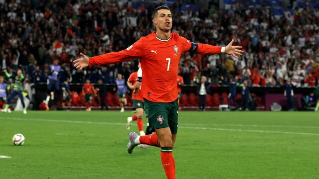 Todo o Hail Cristiano Ronaldo - português elogia Skipper após vencedor nas semifinais

