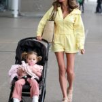 Amy Childs foi retratada chegou ao aeroporto para Jank e filmar a próxima série da única maneira é Essex com seus co -estrelas na quinta -feira