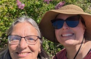 Tragédia de passeios de passeio de Lake Tahoe: os dois sobreviventes usavam coletes salva -vidas Julie Lindsay, 65 anos, e seu marido Stephen Lindsay (63) de Springwater, Nova York, estavam envolvidos em um trágico acidente de barco no sábado, 21 de junho de 2025. Julie sobreviveu. Stephen estava entre oito pessoas que morreram. (Foto: Vá Fender Me)