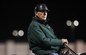 Treinador de cavalos do Hall of Fame D. Wen Lucas supostamente em Dharamshala Care Deconomia: os Currigers