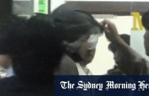 Três australianos cobram com uma flecha bali atirando em assassinato Três australianos cobram com uma flecha bali atirando em assassinato