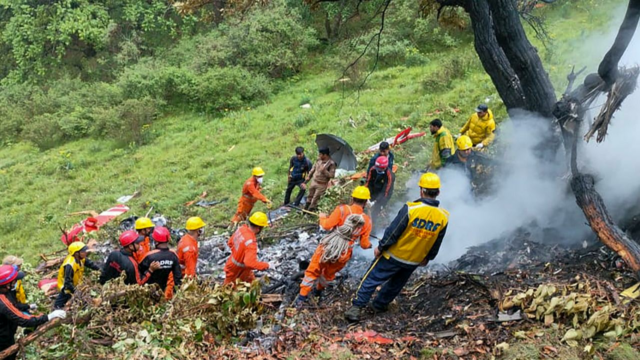 Três famílias de máscaras entre 7 em um acidente de helicóptero

