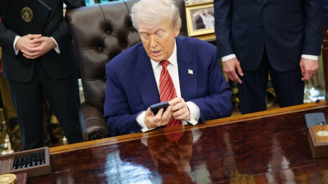 T1 -Smartphone do Trump Mobile