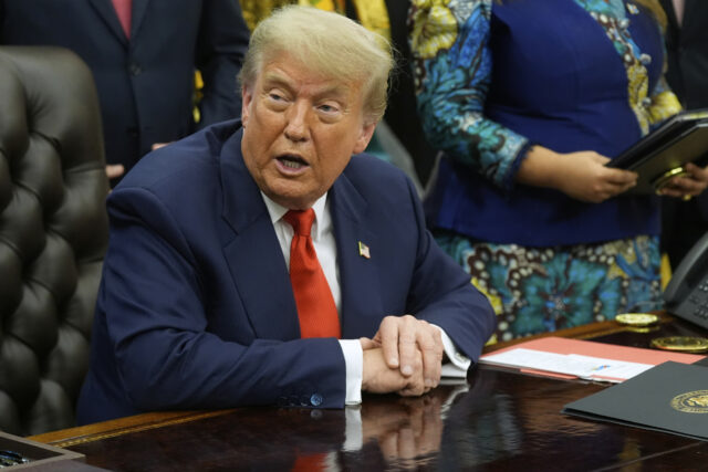 Trump reage a Senado "grande, grande e bonito" do Senado

