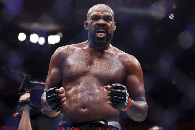UFC 309 Jon Jones vence STPE Miocic por TKO