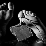 Uma mulher desconhecida depois de fazer um ônibus de veículo no escritório de Yavatmal