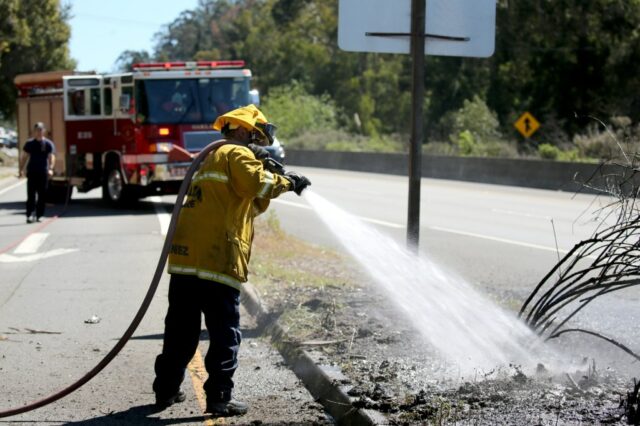 Uma nova fatura proibiria produtos químicos de câncer de bombeiros da Califórnia

