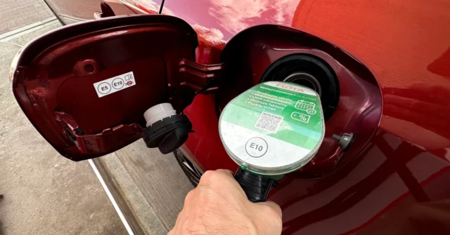 Uma onda de aumento será afetada em 2 de junho. Pagaremos por isso por 95, UNP e ele é gasolina a partir de segunda -feira

