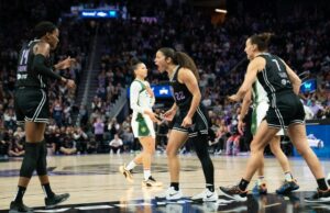 Valquírias fecham com uma vitória contra o Seattle Storm em casa Valquírias fecham com uma vitória contra o Seattle Storm em casa
