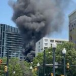 Um carro explodiu em Washington DC e enviou ameixas de fumaça negra no ar que podia ser vista em milhas