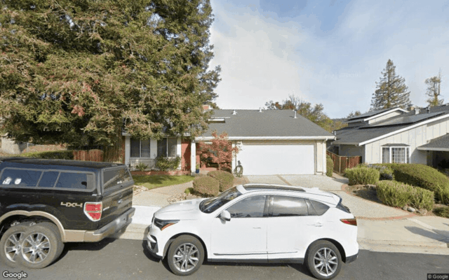 Vendas em San Jose fecharam: US $ 2,3 milhões para 889 Hampswood Way - Google Street View