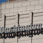 Vinsington Post Pulitzer Award mais empresas repórteres para a facilidade de crianças de pornografia