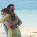 Da esquerda: Walton Goggins e Aimee Lou Wood na terceira temporada de