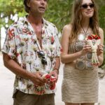 Walton Goggins e Aimee Lou Wood derramaram os detalhes de sua atrevida que nunca viu a cena de sexo que foi cortada de lótus branco, sobre o qual são retratados