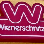 Wienerschnitzel vem em lojas Walmart