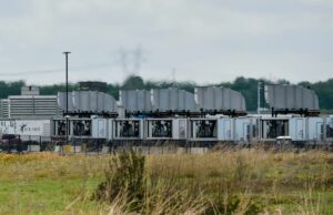 O ano em que os data centers passaram do back-end ao centro do palco Gas turbines are visible at an xAI data center on Riverport Rd in Memphis, TN on April 25, 2025.