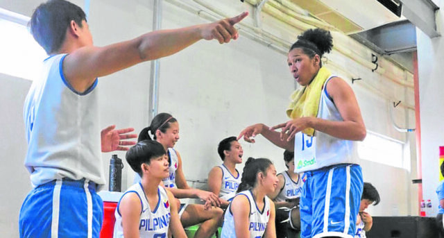 Jack Danielle Animam (à direita) e as mulheres filipinas adotam uma abordagem mais cerebral para se preparar enquanto deixa suas zonas de conforto. -Inquirer Foto de arquivo
