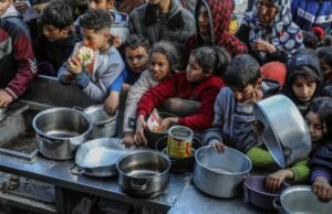 10 Gazans morreram em um dia devido à fome, a maioria das crianças 10 Gazans morreram em um dia devido à fome, a maioria das crianças