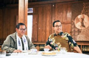 11 Figuras nacionais dos melhores graduados da UGM, existem governadores para o ministro! 11 Figuras nacionais dos melhores graduados da UGM, existem governadores para o ministro!