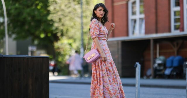 17 vestidos florais que olham diretamente para uma boutique parisiense, a partir de US $ 25

