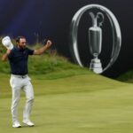 Scottie Scheffler posa com Claret Jug depois de vencer o Campeonato Open 2025 (Fonte da imagem: Imagen)