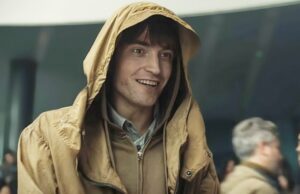 3 Filmes substanciais da HBO Max que você deve ver em julho de 2025 Um astronauta flutua no espaço no Mickey 17.