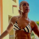 Fotos de férias de biquíni Gina Torres
