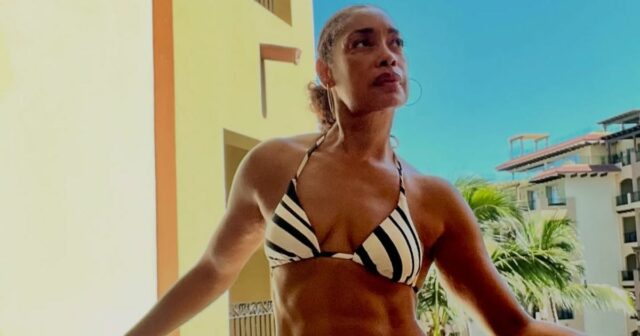 Fotos de férias de biquíni Gina Torres