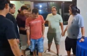 9 pessoas estavam seguradas pela polícia em relação à destruição das casas de Gksi em Padang 9 pessoas estavam seguradas pela polícia em relação à destruição das casas de Gksi em Padang