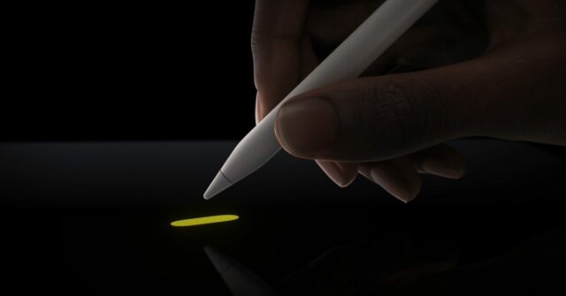 Apple Pencil Pro na balança no iPad Pro