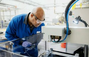 A Apple anuncia investimentos nos EUA de US $ 500 milhões focados em ímãs de terras raras A Apple anuncia investimentos nos EUA de US $ 500 milhões focados em ímãs de terras raras