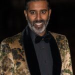 Nihal Arthanayake anunciou que iniciará uma carreira em comédia de stand-up