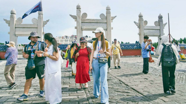 A China cobre a exploração gratuita, mas não para os índios

