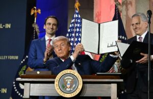 A Ordem ‘Anti-Wok AI’ de Trump pode reformar como as empresas de tecnologia americanas treinam seus modelos A Ordem 'Anti-Wok AI' de Trump pode reformar como as empresas de tecnologia americanas treinam seus modelos