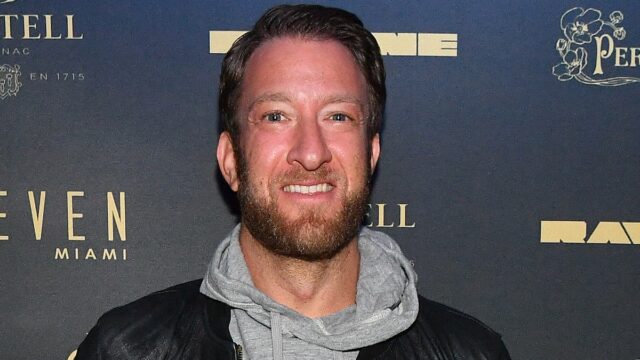 A Videing de Fox Sports 'Rangering' lida com Borstool Sports e Dave Portnoy

