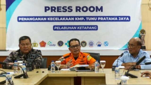 A busca por vítimas do KMP Tunu Pratama, a equipe Sare Sare Sare foi expandida

